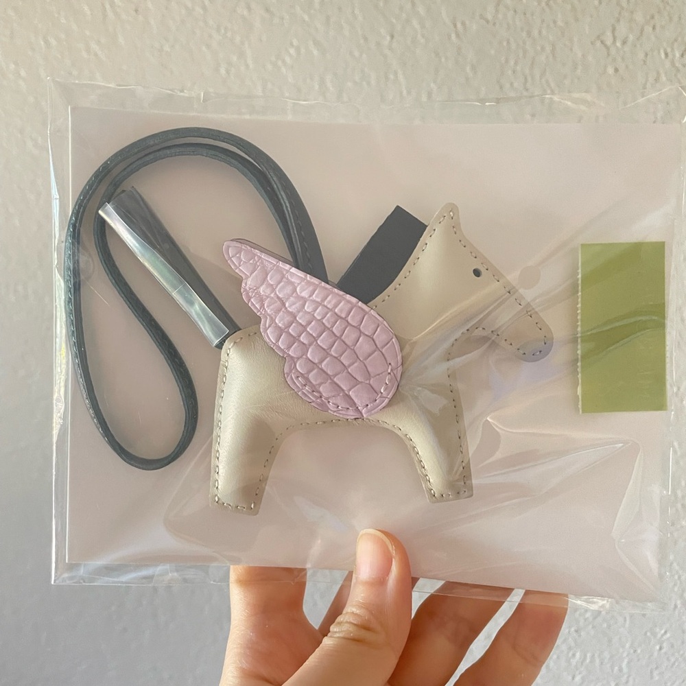 Rodeo pegase Bag Charm PM with Crocodile touch leather- Cream and Pink